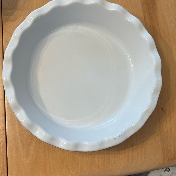 Emile Henry White and Blue Ceramic 9” Pie Dish - Picture 5 of 5